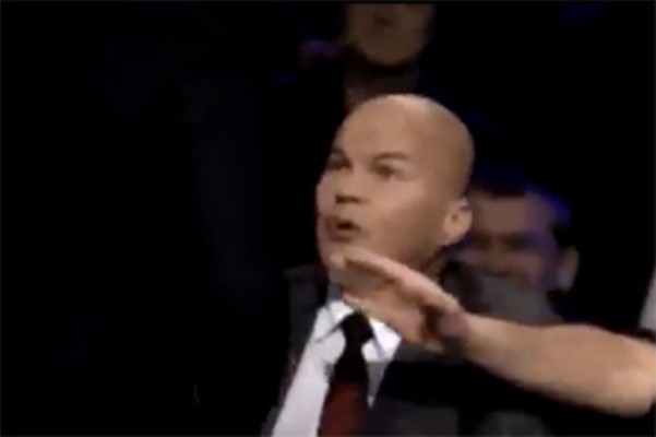 Кот напал на проглота, скандал в эфире Кот напал на проглота, скандал в эфире