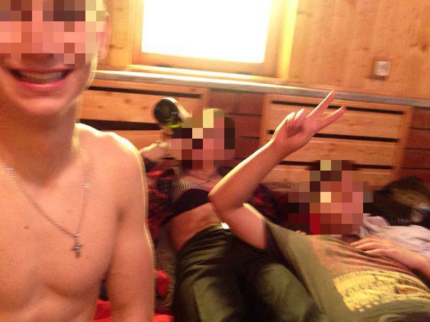 O tempora, o mores! В соцсетях обсуждают оргию школьников на последнем звонке под Волгоградом 18+ O tempora, o mores! В соцсетях обсуждают оргию школьников на последнем звонке под Волгоградом 18+