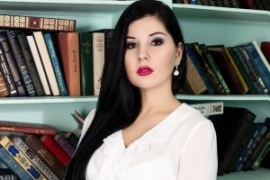Крымская татарка создала организацию за признание российского полуострова Крымская татарка создала организацию за признание российского полуострова