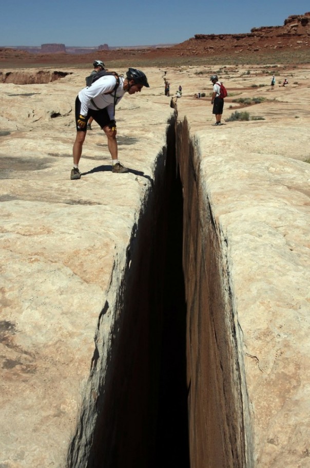 В США в штате Юта образовалась гигантская трещина в земной коре