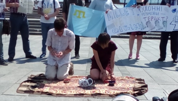 Меджлис опозорился на татарском Майдане в Киеве