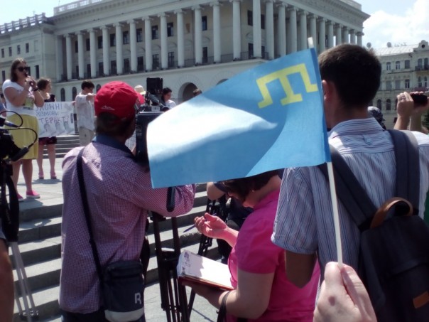 Меджлис опозорился на татарском Майдане в Киеве