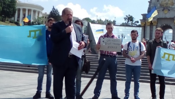 Меджлис опозорился на татарском Майдане в Киеве