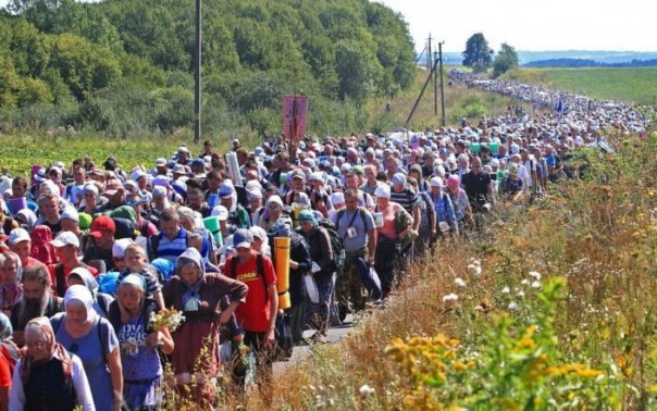 Участников крестного хода проверят по базам данным МВД и "Миротворца" — украинский журналист