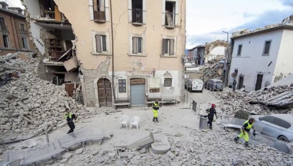 Итальянское землетрясение: чудесное спасение рядом с трагической гибелью