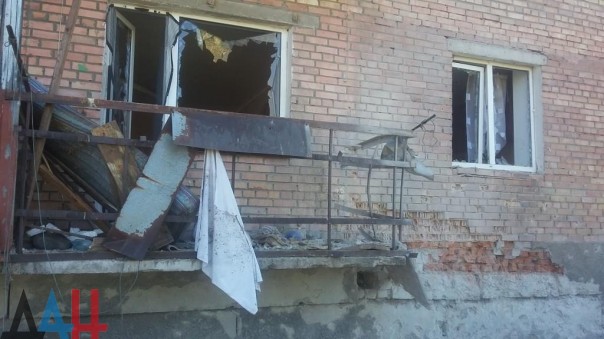 Сводка от МО ДНР 29 августа 2016 года. Ранены четверо мирных жителей, двое военнослужащих ДНР, более 30 домостроений повреждено за сутки обстрелами Сводка от МО ДНР 29 августа 2016 года. Ранены четверо мирных жителей, двое военнослужащих ДНР, более 30 домостроений повреждено за сутки обстрелами