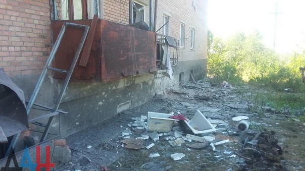 Сводка от МО ДНР 29 августа 2016 года. Ранены четверо мирных жителей, двое военнослужащих ДНР, более 30 домостроений повреждено за сутки обстрелами Сводка от МО ДНР 29 августа 2016 года. Ранены четверо мирных жителей, двое военнослужащих ДНР, более 30 домостроений повреждено за сутки обстрелами