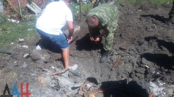 Сводка от МО ДНР 29 августа 2016 года. Ранены четверо мирных жителей, двое военнослужащих ДНР, более 30 домостроений повреждено за сутки обстрелами Сводка от МО ДНР 29 августа 2016 года. Ранены четверо мирных жителей, двое военнослужащих ДНР, более 30 домостроений повреждено за сутки обстрелами