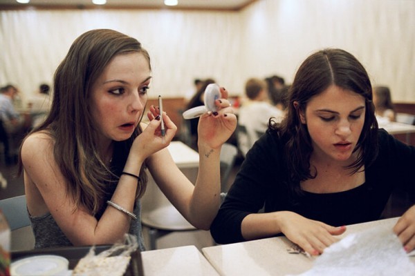 Поколение смартфонов и ЕГЭ превратилось в стадо безграмотных индивидуумов Поколение смартфонов и ЕГЭ превратилось в стадо безграмотных индивидуумов