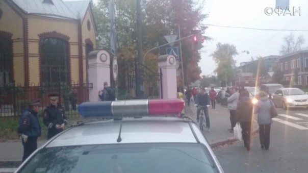 Внезапное обрушение этажа привело к срочному сносу всего здания в Петербурге. Внезапное обрушение этажа привело к срочному сносу всего здания в Петербурге.