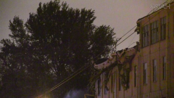 Внезапное обрушение этажа привело к срочному сносу всего здания в Петербурге. Внезапное обрушение этажа привело к срочному сносу всего здания в Петербурге.