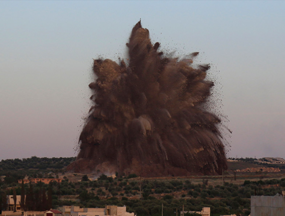 Мощный взрыв: саперы Армии Сирии взорвали туннель с боевиками в Дамаске