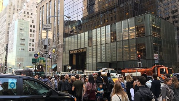 В Нью-Йорке сторонники Трампа требуют отправить Клинтон в тюрьму