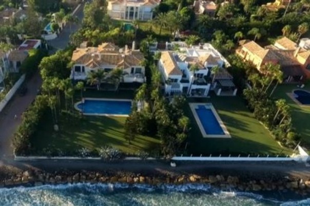 Самолетно-дачное раздевание Вальцмана. Незаметно, по-английски. Владимир Скачко Самолетно-дачное раздевание Вальцмана. Незаметно, по-английски. Владимир Скачко