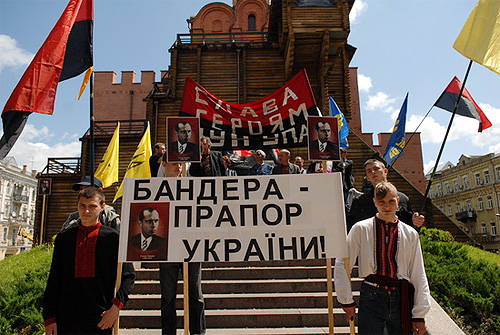 В Польше предупредили: Украине с Бандерой на флаге – не место в Европе В Польше предупредили: Украине с Бандерой на флаге – не место в Европе