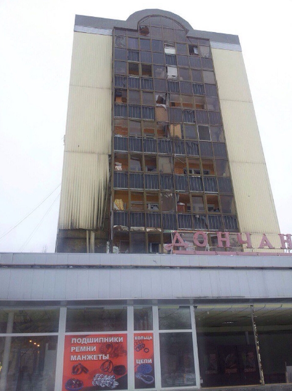 Последствия обстрела Киевского района, Калининского района, рынка в р-не ж/д вокзал Донецка, Горловки в ночь на 3 февраля (Много фото, видео) Последствия обстрела Киевского района, Калининского района, рынка в р-не ж/д вокзал Донецка, Горловки в ночь на 3 февраля (Много фото, видео)