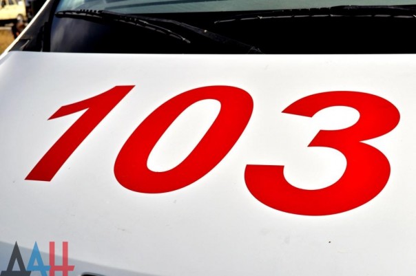 Машина скорой помощи попала под огонь ВСУ в Калининском районе столицы, ранены три человека