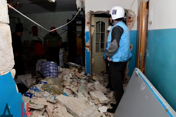 Последствия обстрела Киевского района, Калининского района, рынка в р-не ж/д вокзал Донецка, Горловки в ночь на 3 февраля (Много фото, видео) Последствия обстрела Киевского района, Калининского района, рынка в р-не ж/д вокзал Донецка, Горловки в ночь на 3 февраля (Много фото, видео)