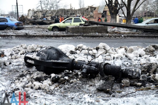 Последствия обстрела Киевского района, Калининского района, рынка в р-не ж/д вокзал Донецка, Горловки в ночь на 3 февраля (Много фото, видео) Последствия обстрела Киевского района, Калининского района, рынка в р-не ж/д вокзал Донецка, Горловки в ночь на 3 февраля (Много фото, видео)