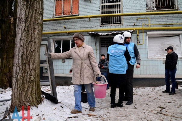 Последствия обстрела Киевского района, Калининского района, рынка в р-не ж/д вокзал Донецка, Горловки в ночь на 3 февраля (Много фото, видео) Последствия обстрела Киевского района, Калининского района, рынка в р-не ж/д вокзал Донецка, Горловки в ночь на 3 февраля (Много фото, видео)