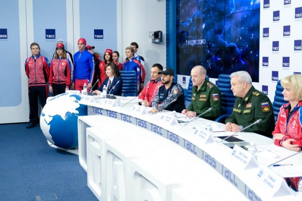 «Красный, синий — самый сильный!». В Москве состоялась презентация официальной формы российской сборной на Всемирных военных играх 2017