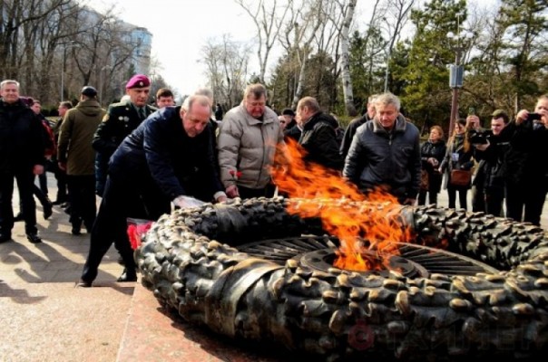 "Вставай, страна огромная!": в День защитника Отечества одесситы доказали, что их не сломить "Вставай, страна огромная!": в День защитника Отечества одесситы доказали, что их не сломить