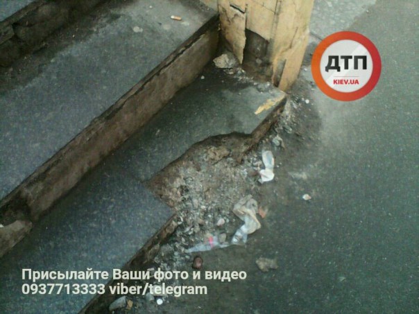 В Киеве "устал" еще один мост. Эстафету падений от Шулявского моста подхватил путепровод на метро Нивки В Киеве "устал" еще один мост. Эстафету падений от Шулявского моста подхватил путепровод на метро Нивки