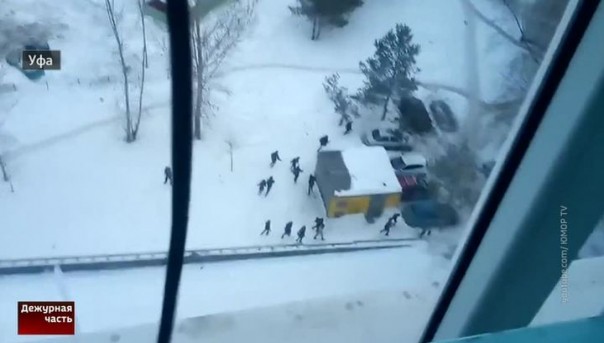 Житель Уфы придумал оригинальный способ разогнать дерущихся школьников