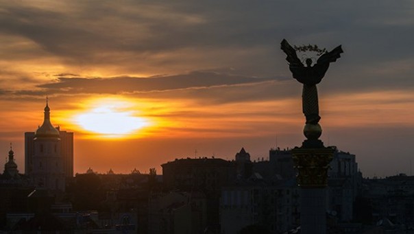 В Киеве пригрозили санкциями посетившим Крым европейским политикам