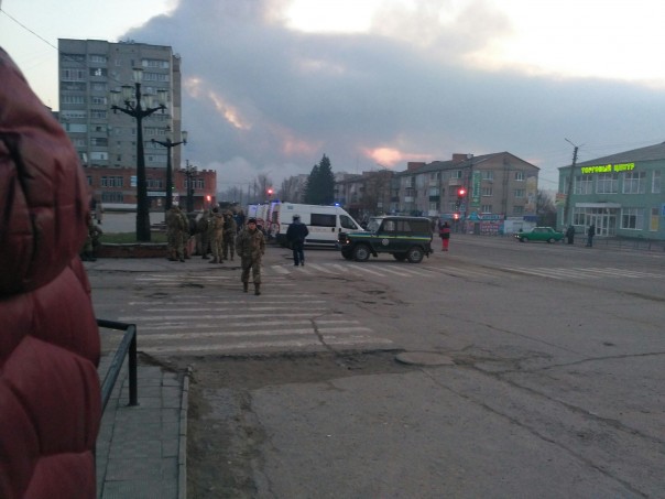 Пожар и взрывы на складах боеприпасов в Харьковской области Пожар и взрывы на складах боеприпасов в Харьковской области