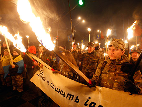 Фашизм расправил плечи: кто и как на Украине пытается пересмотреть историю Фашизм расправил плечи: кто и как на Украине пытается пересмотреть историю