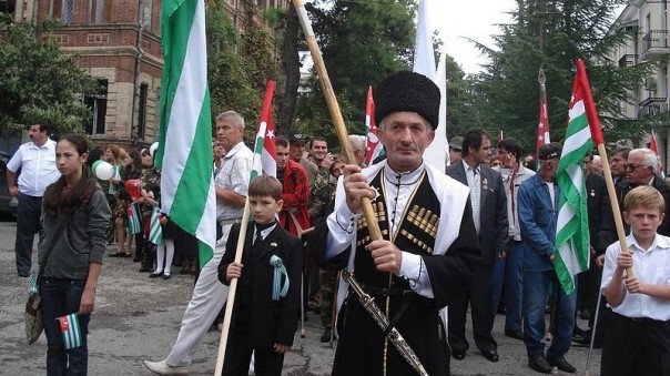 Кричали робкие грузины. Об истерике Тбилиси от вида Лаврова в Абхазии Кричали робкие грузины. Об истерике Тбилиси от вида Лаврова в Абхазии