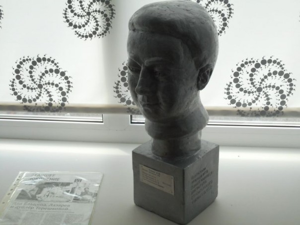 "Ельцин дал нам свободу!" vs "А потом мы поняли, что нас обманули" "Ельцин дал нам свободу!" vs "А потом мы поняли, что нас обманули"