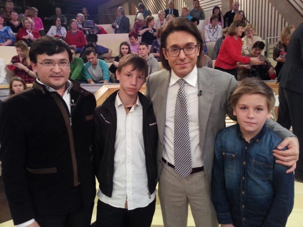 Астраханский учитель повздорил в передаче «Пусть говорят» с Малаховым и Жириновским Астраханский учитель повздорил в передаче «Пусть говорят» с Малаховым и Жириновским