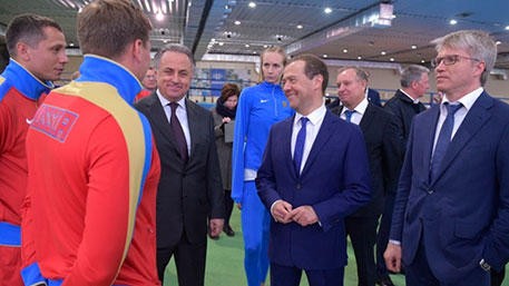 Медведев допускает, а я нет Медведев допускает, а я нет