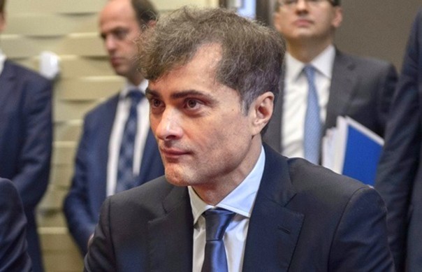 Сурков прокомментировал свое «изможденное фото» и порадовался некрологам