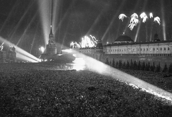 Отмена Сталиным праздника Победы не более чем предательский миф Отмена Сталиным праздника Победы не более чем предательский миф