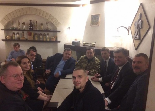 В Днепре сожгли пиццерию ветеранов "АТО" В Днепре сожгли пиццерию ветеранов "АТО"