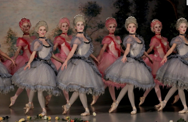 Феминистки осквернили менструальной кровью портрет Николая II