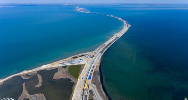 Украинцы действительно будут копать море: азовские порты не могут принять торговые суда