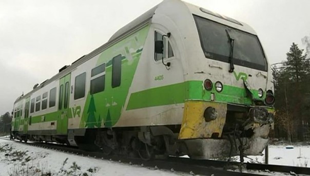 В Финляндии столкнулись поезд и военный грузовик. Четверо погибли, 11 ранены