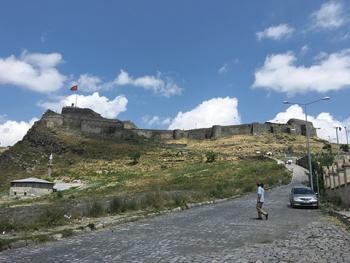 Срок Карского договора истекает через три года: долго ли флагу Турции реять над Карсом?