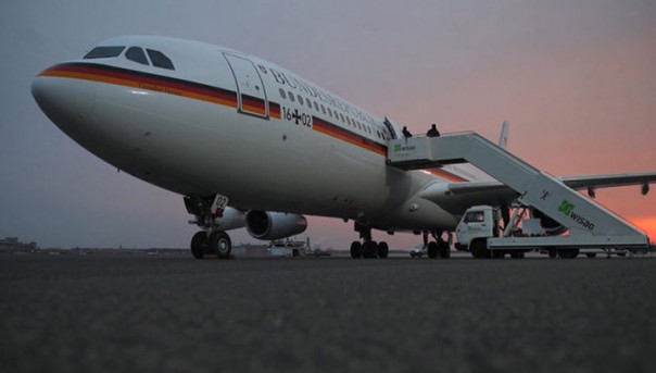 Самолет канцлера Меркель совершил вынужденную посадку в Кельне на пути на саммит G20