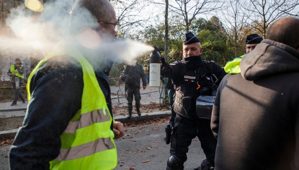 Акт пятый: в Париже продолжаются протесты «жёлтых жилетов». Задержания начались раньше акций