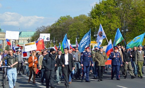 Немецкие добровольцы собираются в Донбасс Немецкие добровольцы собираются в Донбасс