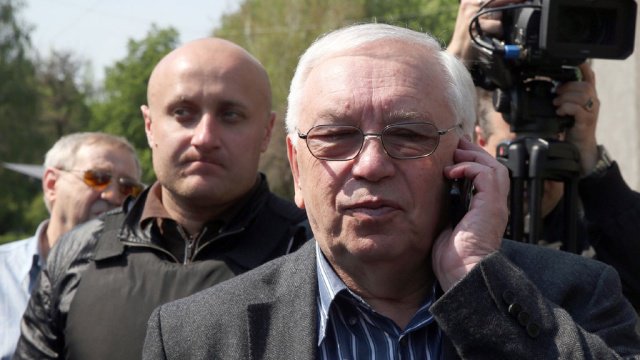 Лукин предлагает эвакуировать из Донецка женщин, детей и стариков Лукин предлагает эвакуировать из Донецка женщин, детей и стариков