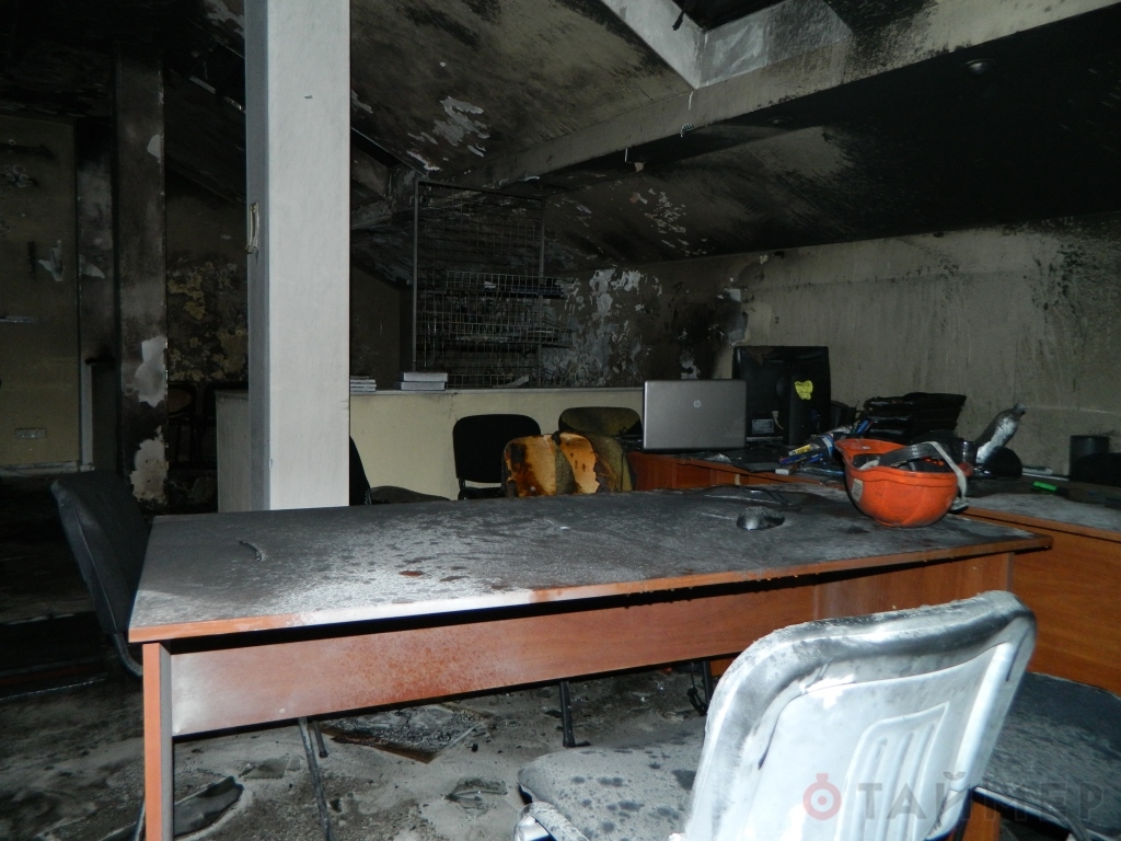 Неизвестные подожгли одесскую приёмную Кириленко Неизвестные подожгли одесскую приёмную Кириленко