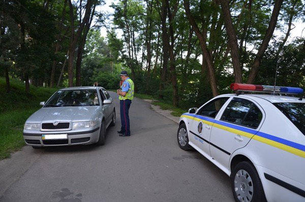 Крымчане с российскими номерами лишатся авто на Украине Крымчане с российскими номерами лишатся авто на Украине