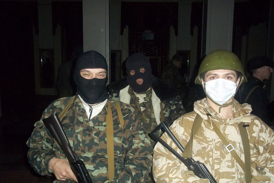 Шахтерский спецназ взял в руки оружие Шахтерский спецназ взял в руки оружие