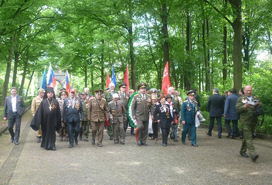 Немецкие добровольцы собираются в Донбасс Немецкие добровольцы собираются в Донбасс